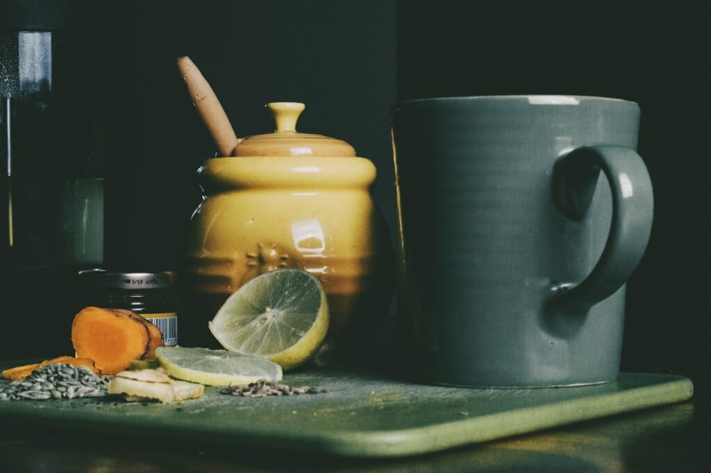 10 Easy Camping Cocktails - turmeric tonic PC Hans Vivek via Unsplash