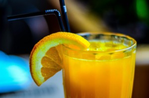 10 Easy Camping Cocktails - vitamin C mimosa PC Pamela Lima via Unsplash